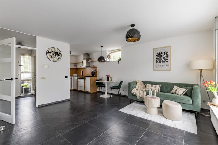 Foto 7 van Weegbree 25