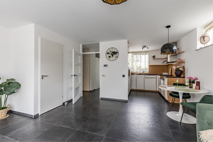 Foto 8 van Weegbree 25