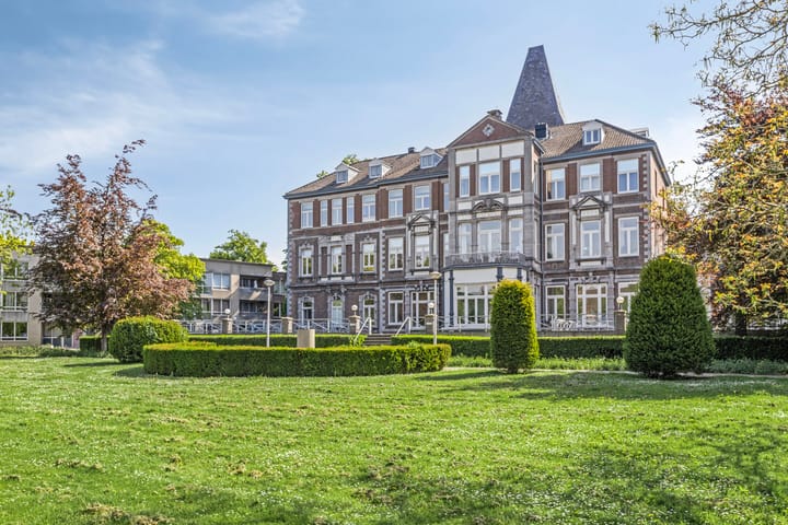 Photo 2 of Professor Pieter Willemsstraat 20-C