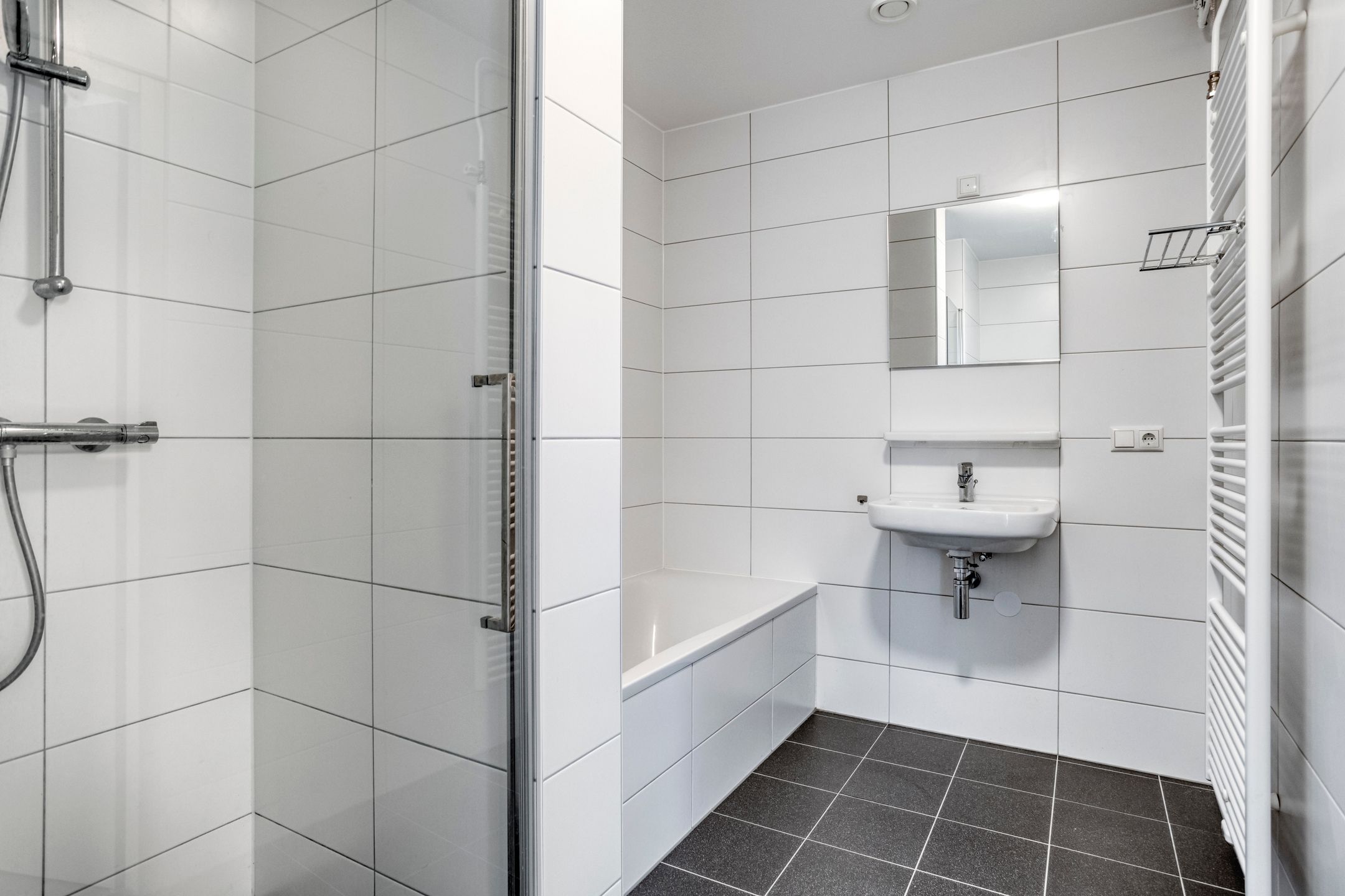 Photo 18 of Professor Pieter Willemsstraat 20-C