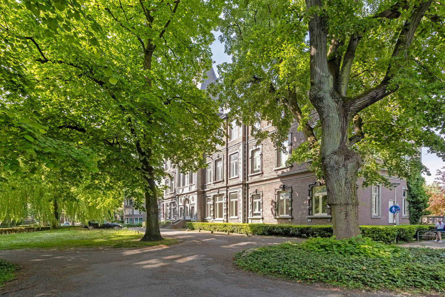 Photo 35 of Professor Pieter Willemsstraat 20-C