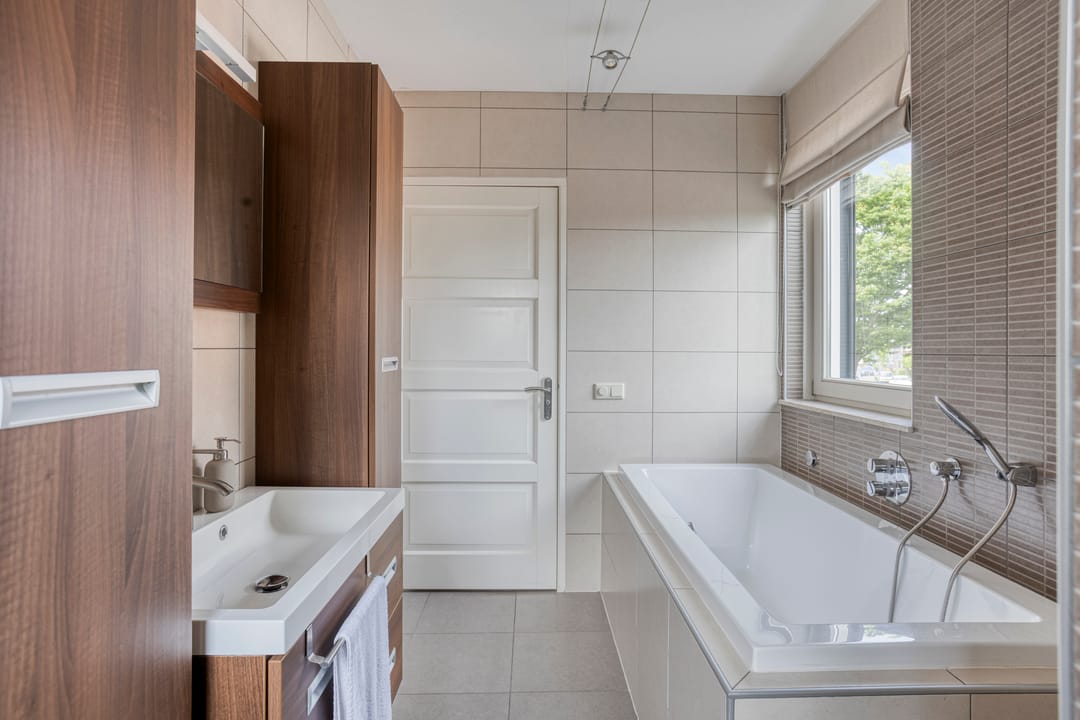 Photo 37 of Professor Schreinemakersstraat 33