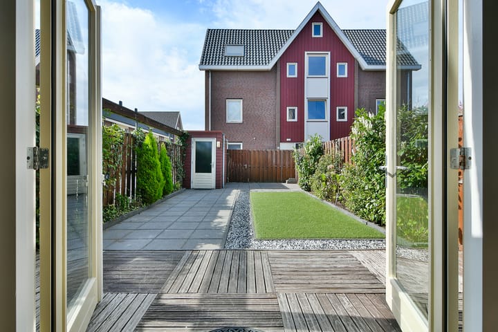 Photo 16 of Meeuwenstraat 50