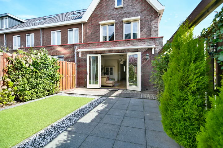 Photo 18 of Meeuwenstraat 50