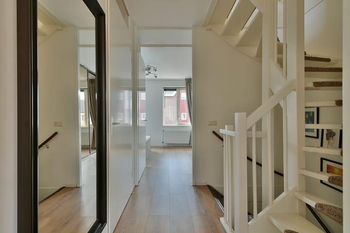 Photo 22 of Meeuwenstraat 50