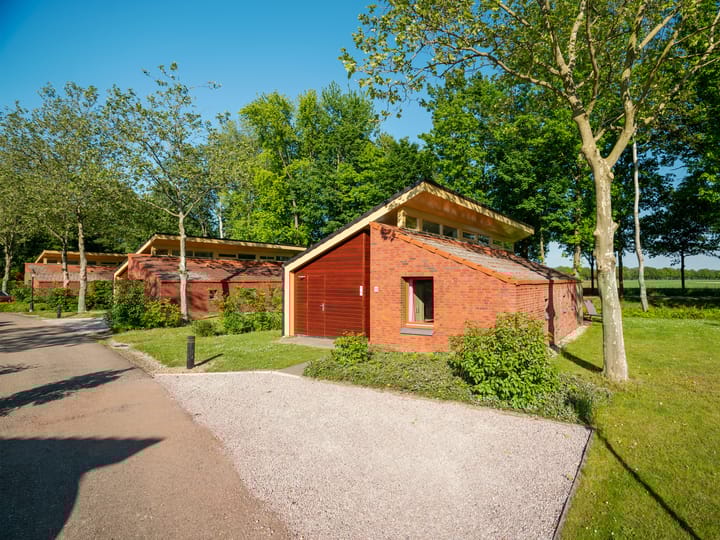 Foto 1 van Zwembadweg 1-W112