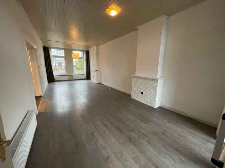 Photo 2 of Van Lawick van Pabststraat 56
