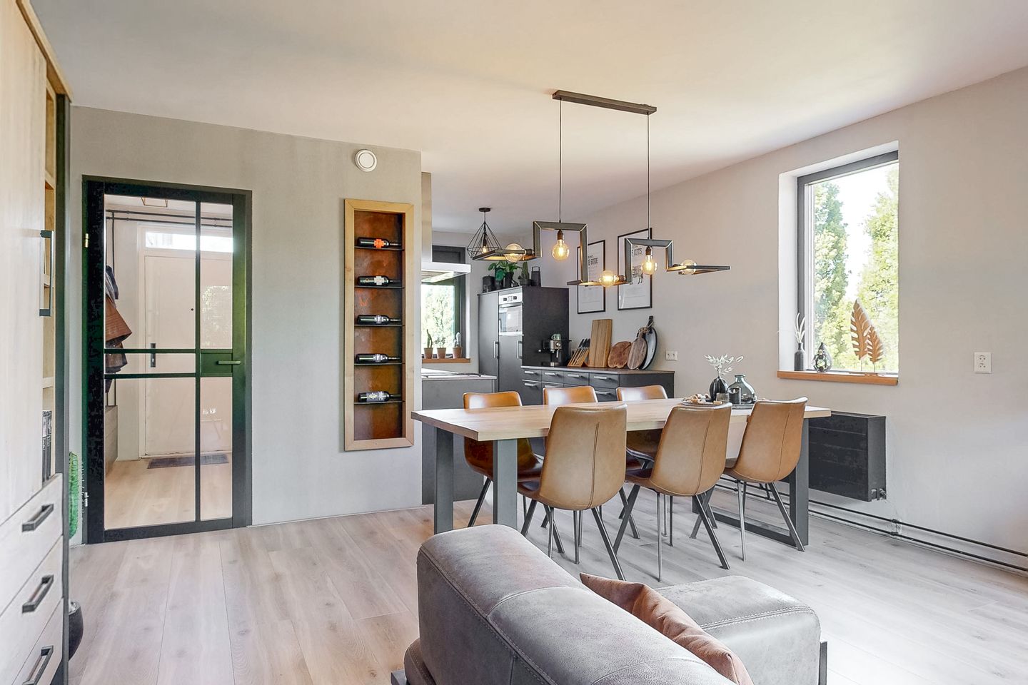 Photo 5 of Pelikaan 11