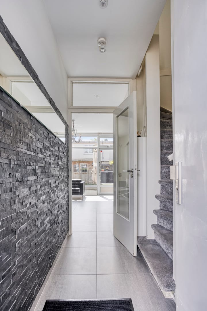 Foto 6 van Cornelis Roobolstraat 49