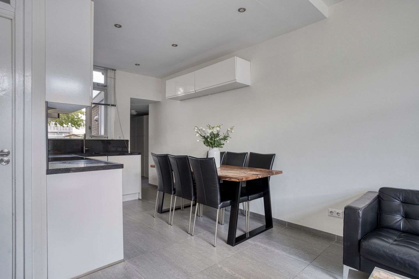 Foto 10 van Cornelis Roobolstraat 49