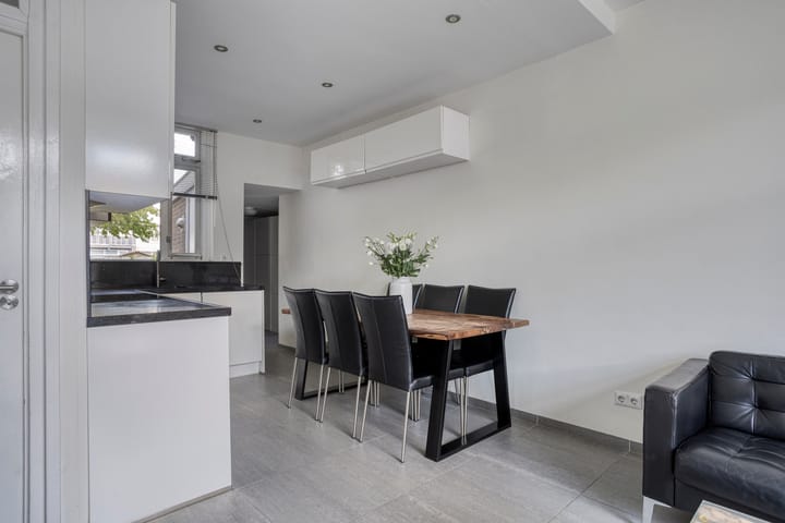 Foto 10 van Cornelis Roobolstraat 49