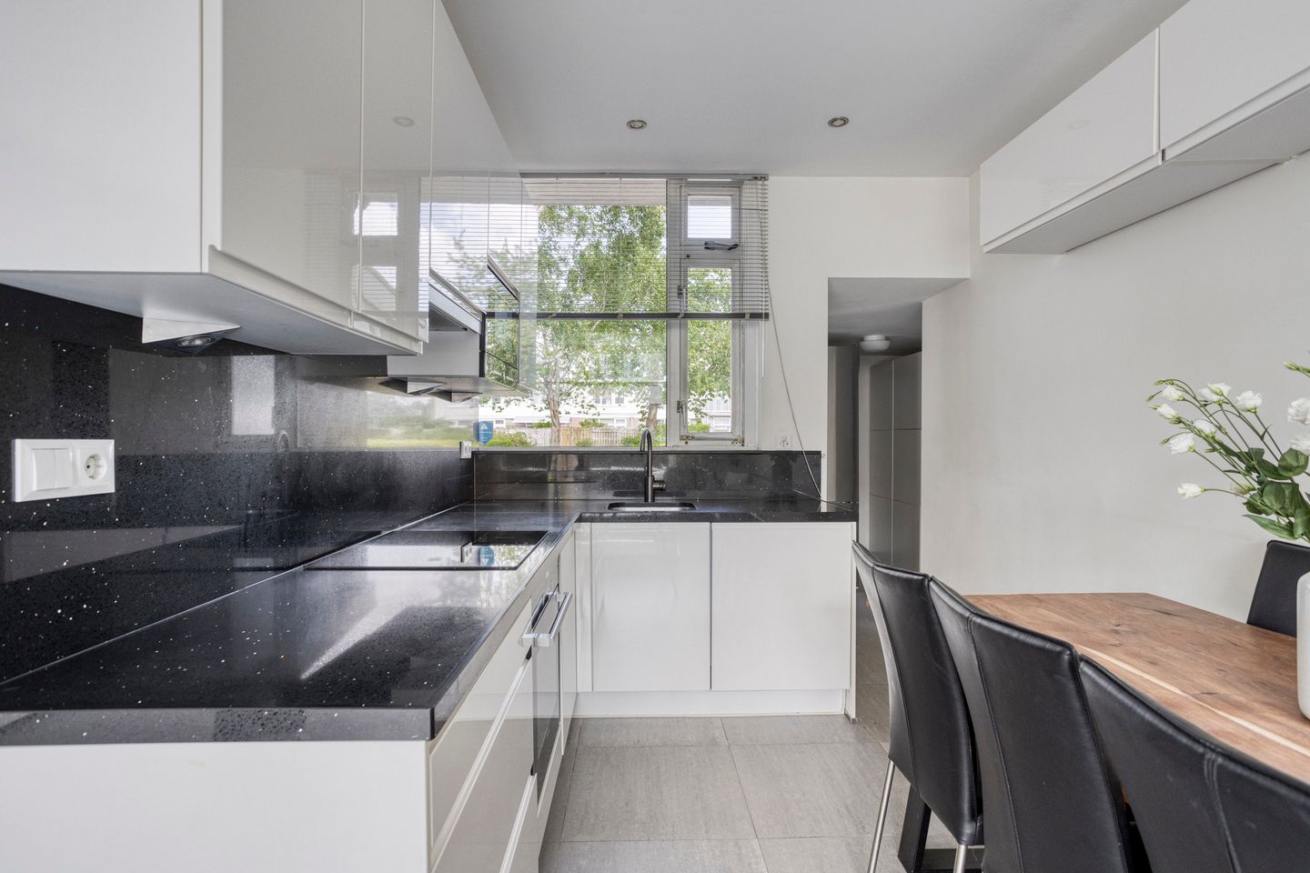 Foto 5 van Cornelis Roobolstraat 49