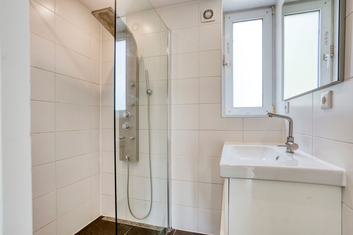 Foto 14 van Cornelis Roobolstraat 49