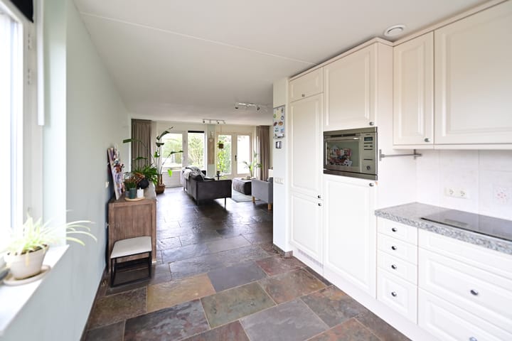 Foto 10 van Rousseaulaan 1