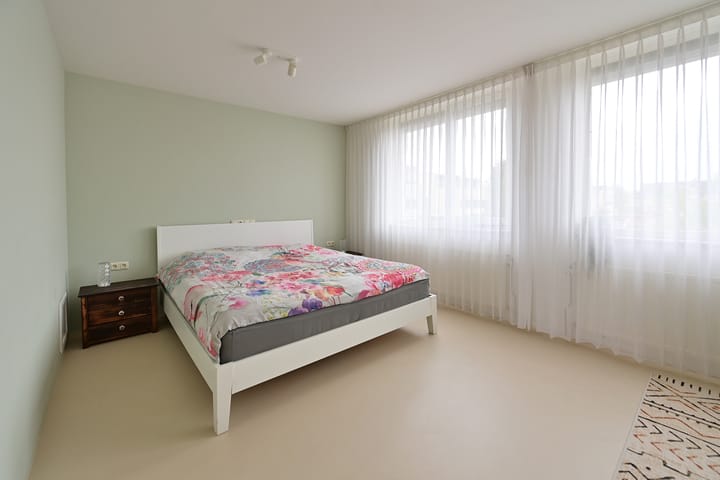 Foto 13 van Rousseaulaan 1