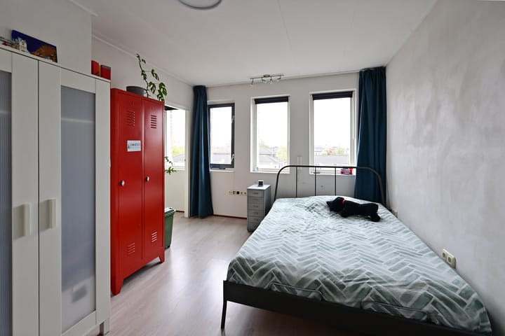 Foto 20 van Rousseaulaan 1