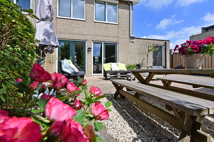 Foto 21 van Rousseaulaan 1