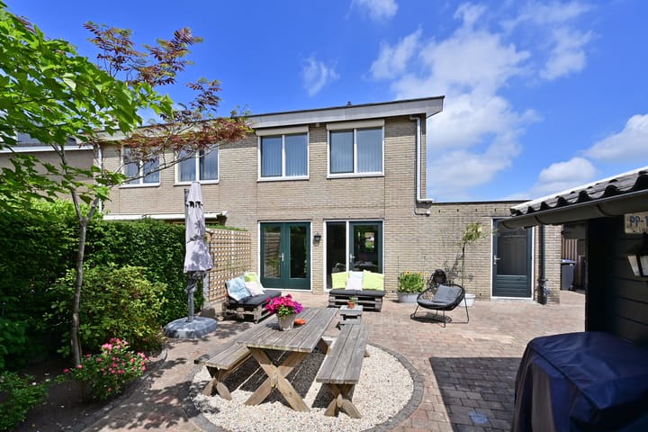 Foto 22 van Rousseaulaan 1