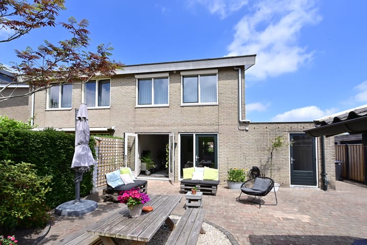 Foto 23 van Rousseaulaan 1