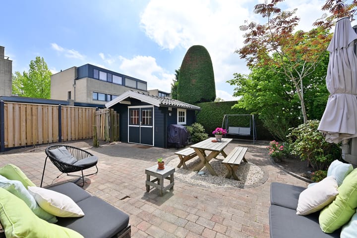 Foto 25 van Rousseaulaan 1