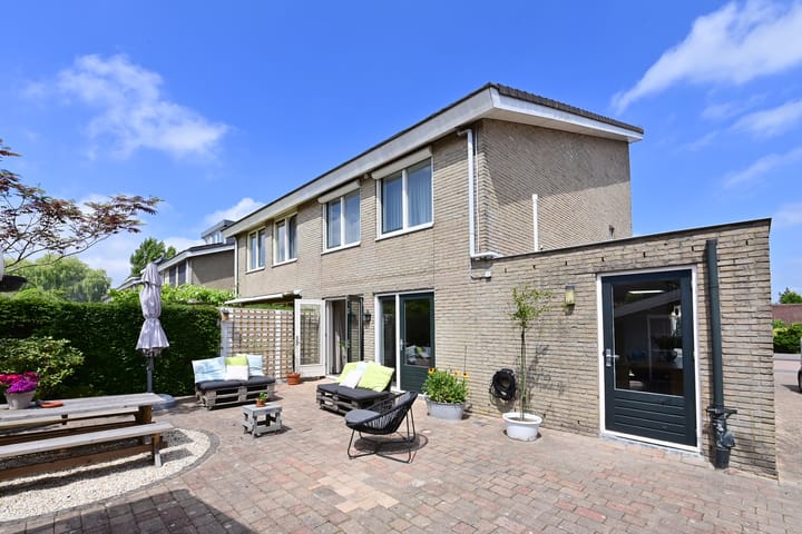 Foto 27 van Rousseaulaan 1