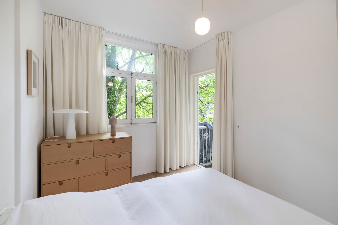 Photo 19 of Van Hilligaertstraat 12-B