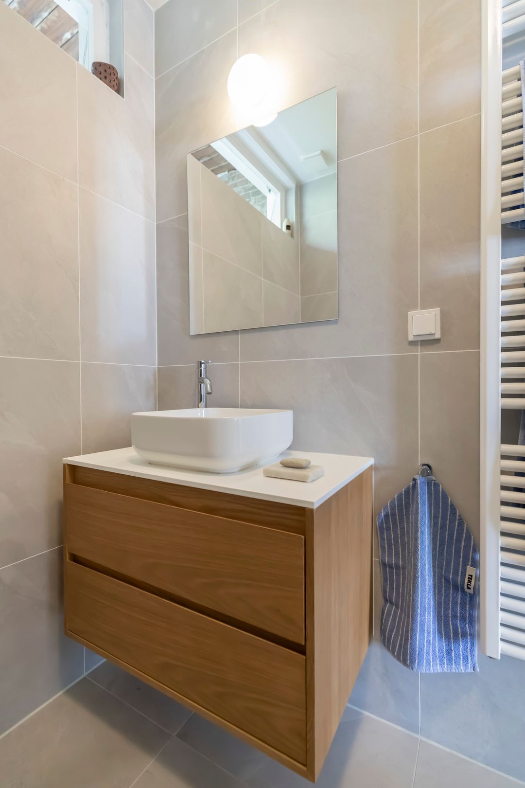 Photo 23 of Van Hilligaertstraat 12-B