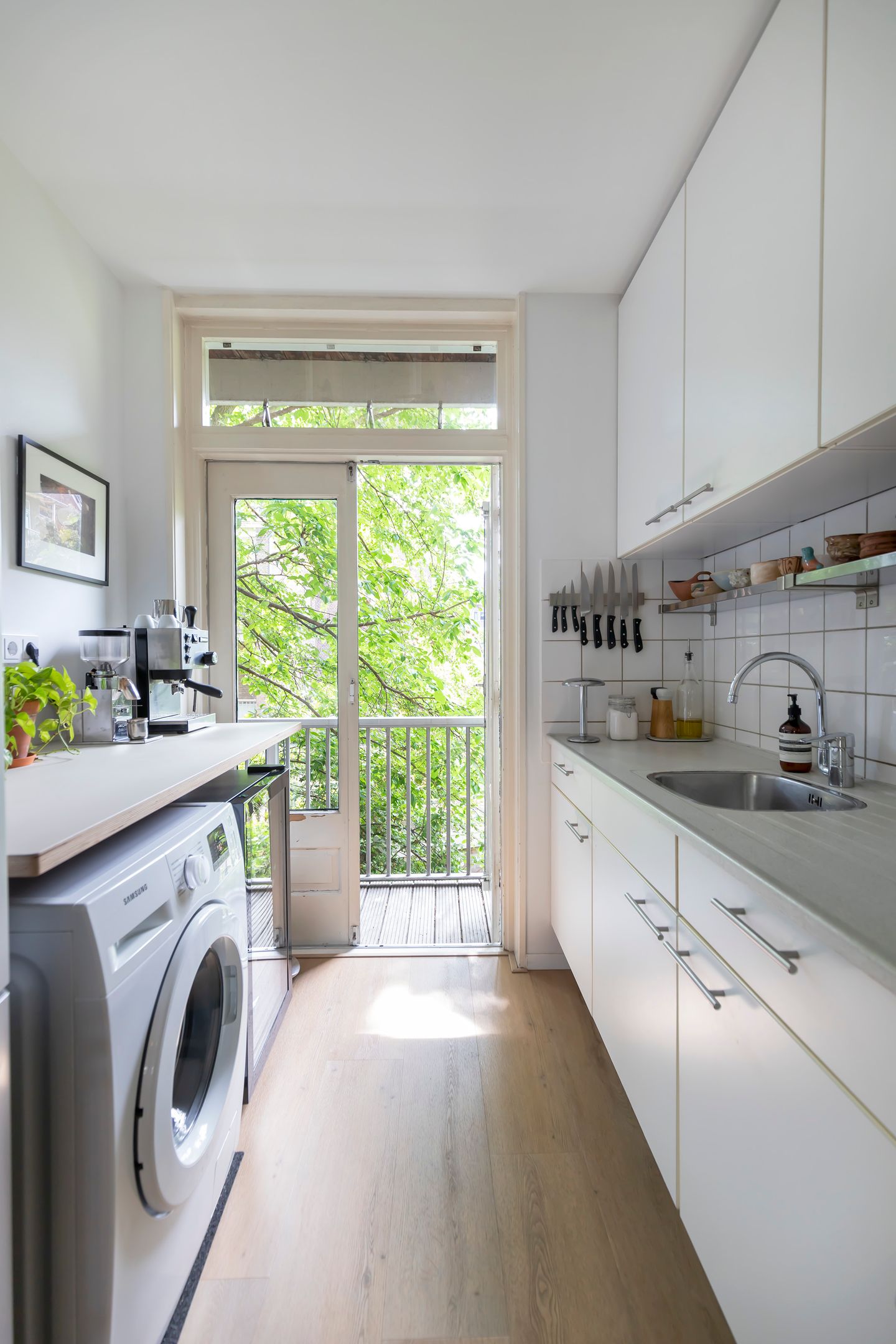 Photo 25 of Van Hilligaertstraat 12-B