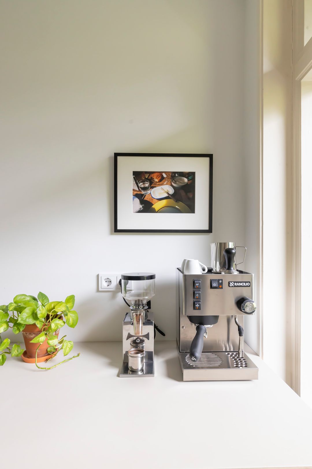 Photo 26 of Van Hilligaertstraat 12-B