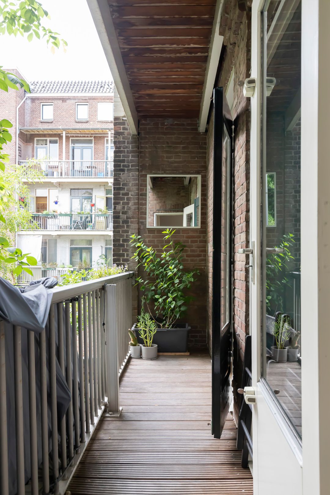 Photo 28 of Van Hilligaertstraat 12-B