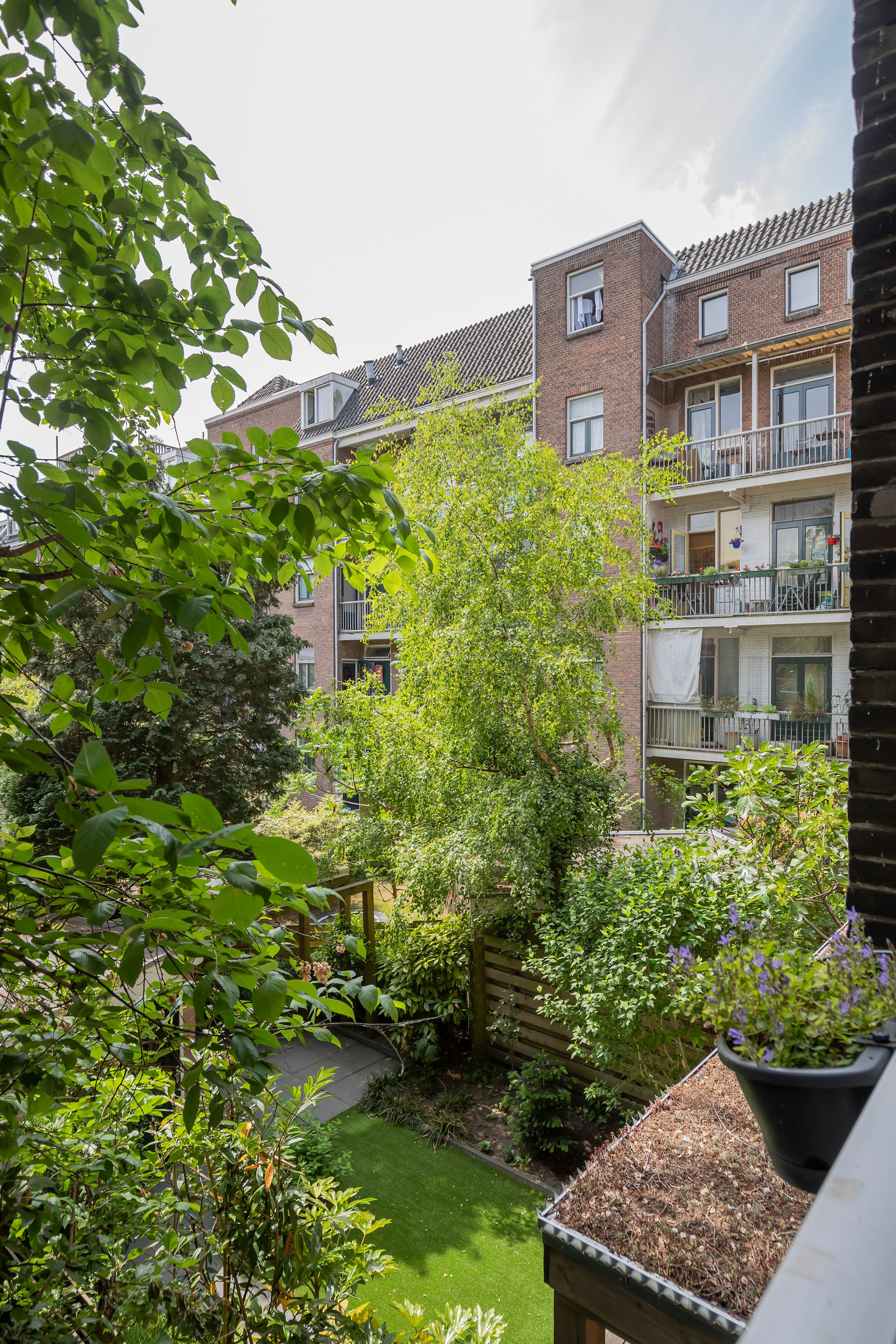 Photo 30 of Van Hilligaertstraat 12-B