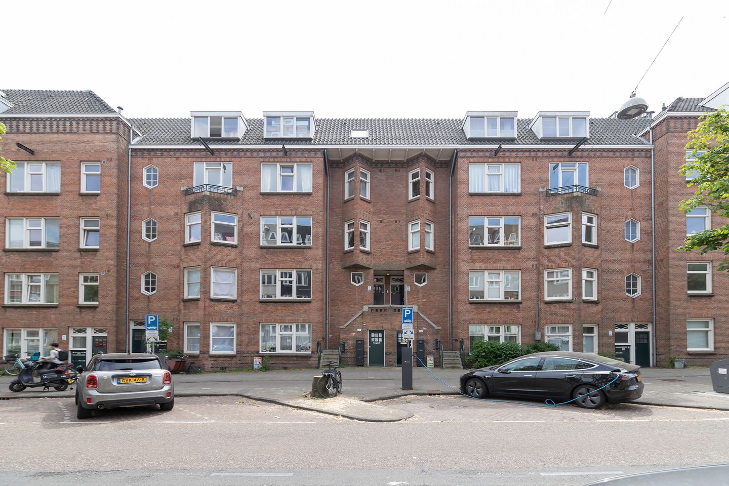 Photo 34 of Van Hilligaertstraat 12-B