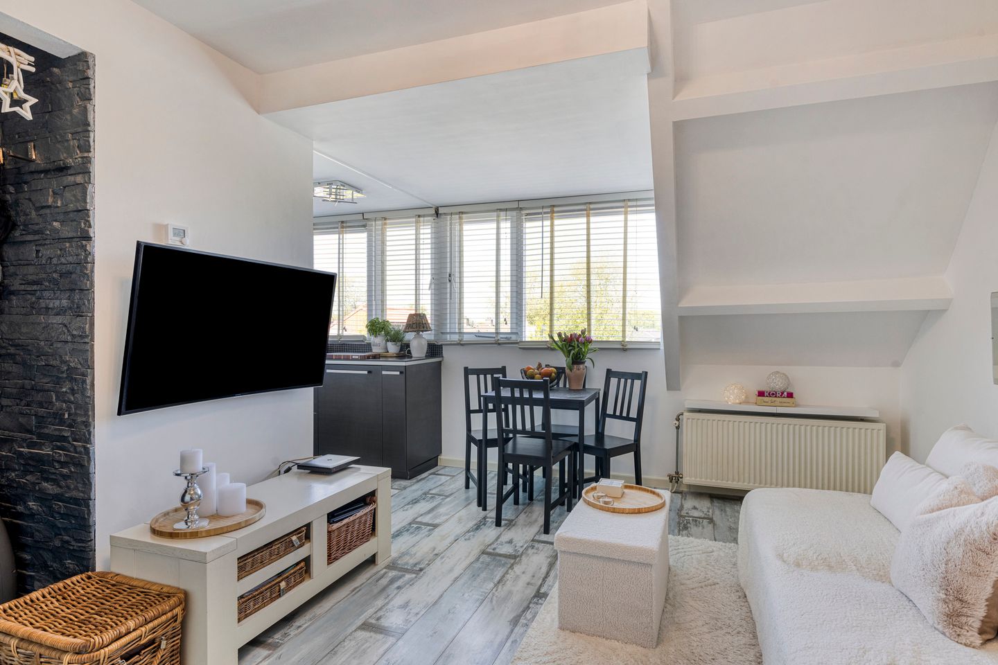 Photo 5 of Almarestraat 36-B