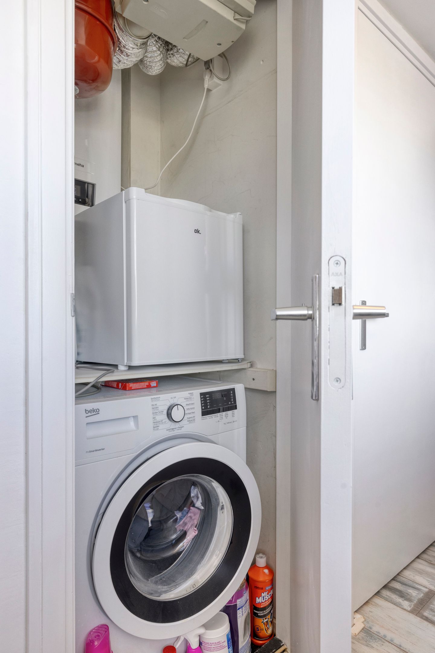 Photo 12 of Almarestraat 36-B