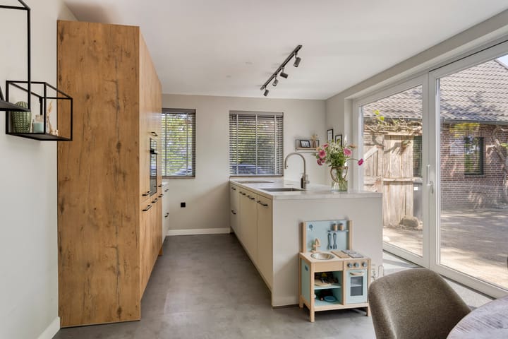 Photo 12 of Enschedesestraat 105