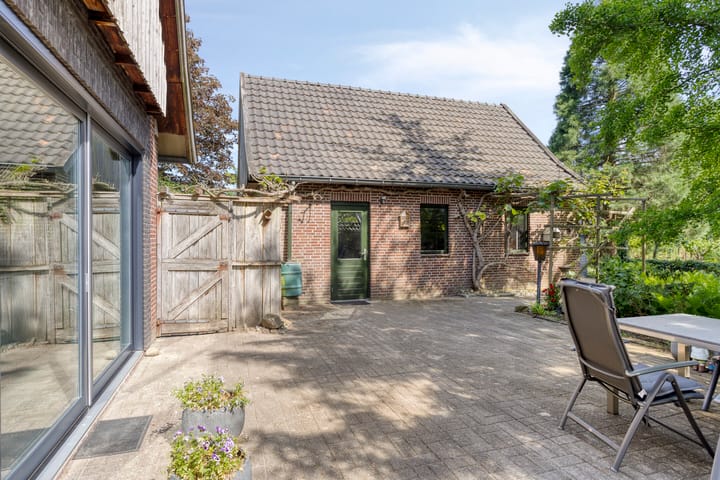 Photo 29 of Enschedesestraat 105