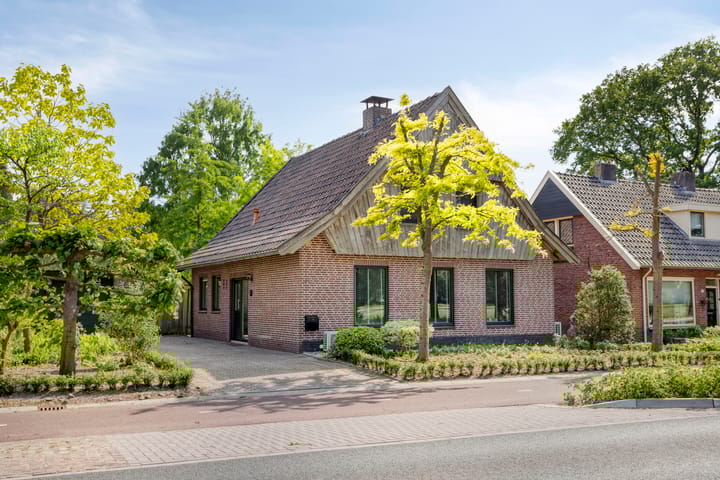 Photo 33 of Enschedesestraat 105