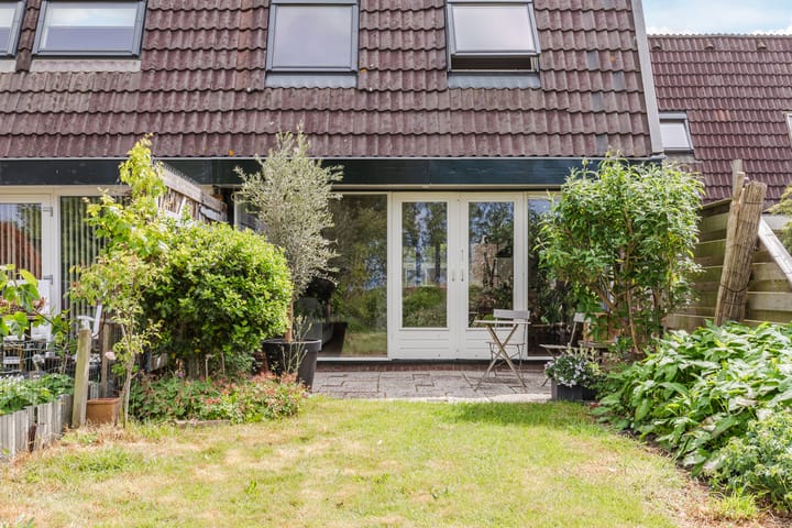 Foto 26 van Mezenhof 97