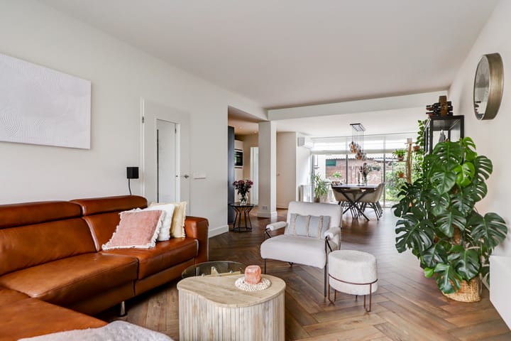 Photo 8 of Bernhardstraat 54