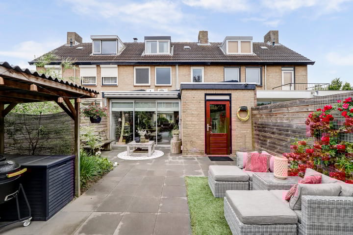 Photo 16 of Bernhardstraat 54