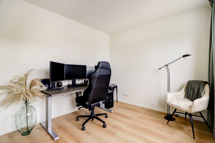 Photo 32 of Bernhardstraat 54