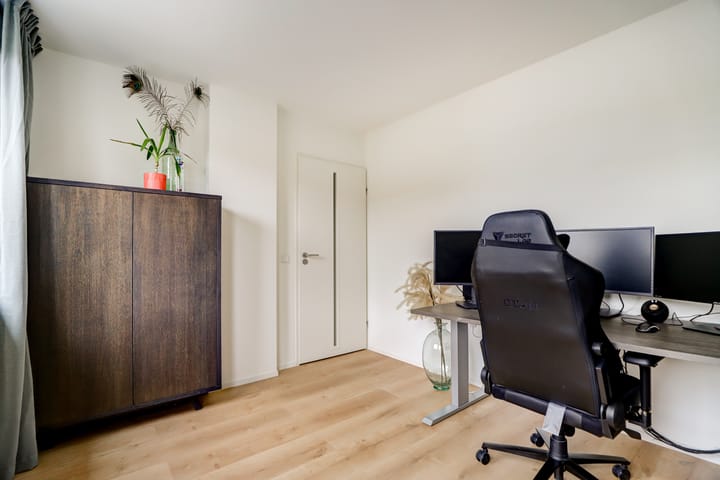 Photo 33 of Bernhardstraat 54