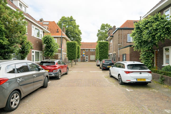 Foto 63 van Resedastraat 16