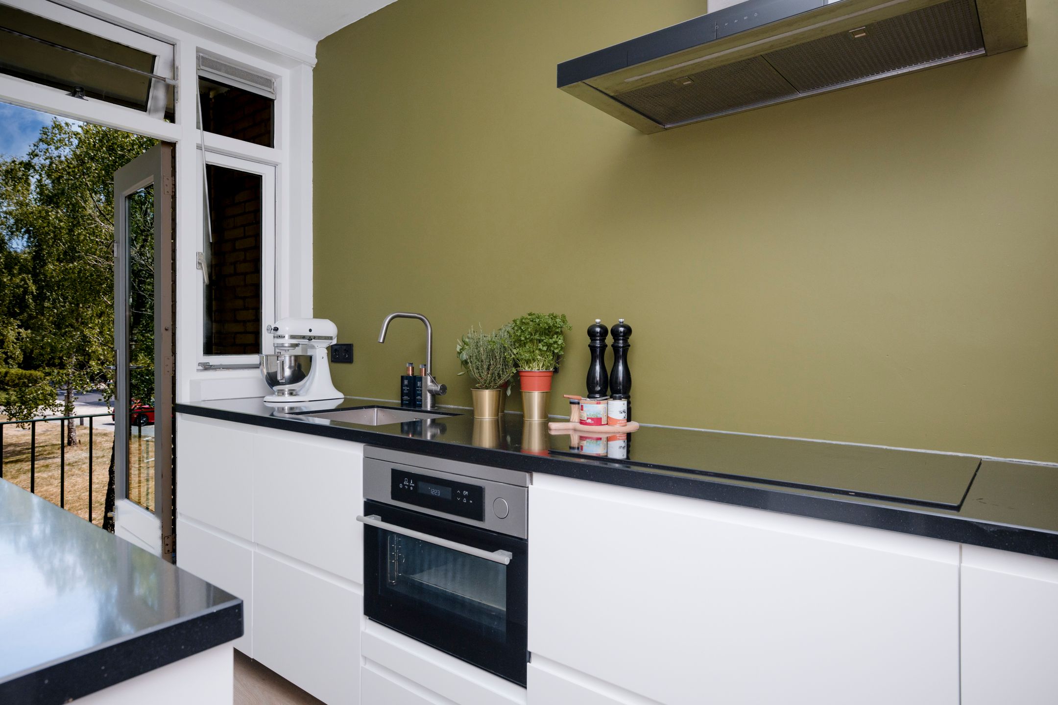 Foto 12 van Surinamelaan 111-A