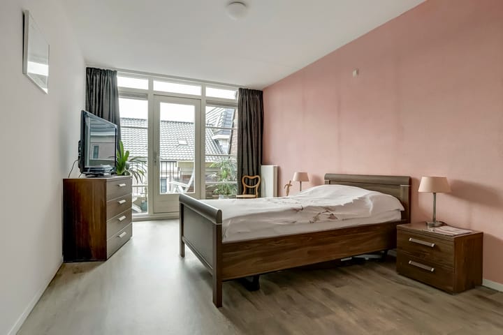 Foto 13 van Rollandthof 45