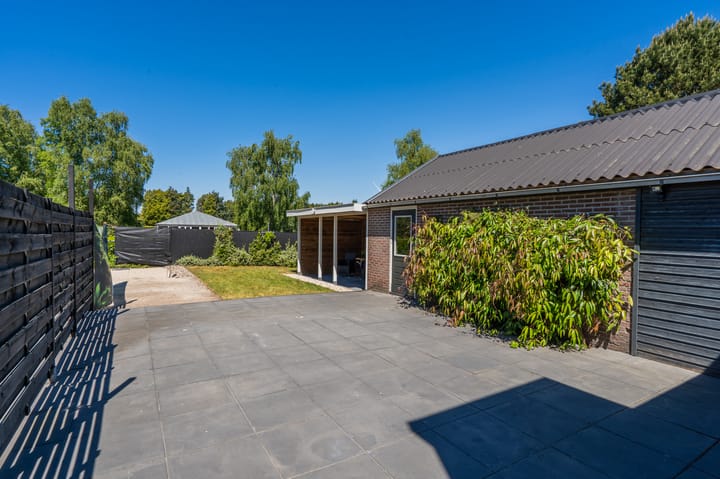 Photo 24 of Broek 67