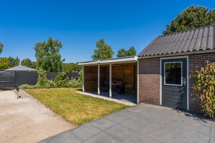 Photo 25 of Broek 67