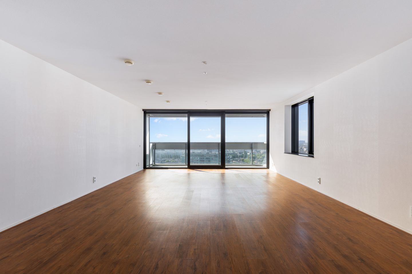 Foto 10 van Anna van Buerenplein 187