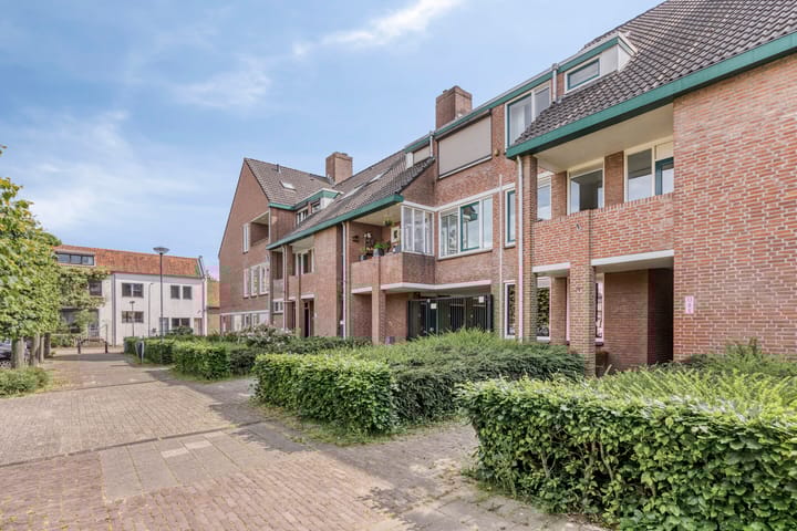 Photo 20 of Burg. Coonenplein 9