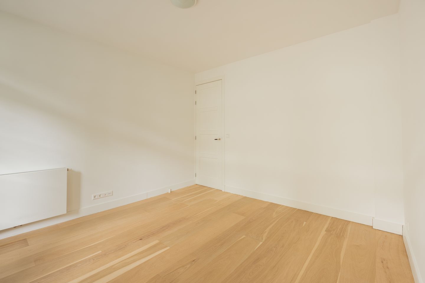 Foto 10 van Hoofdweg 140-A